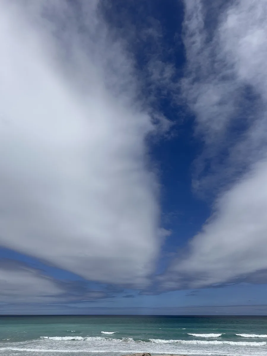 Wolkenbruch — Fotografische Studien des Himmels von Ruth Seifert